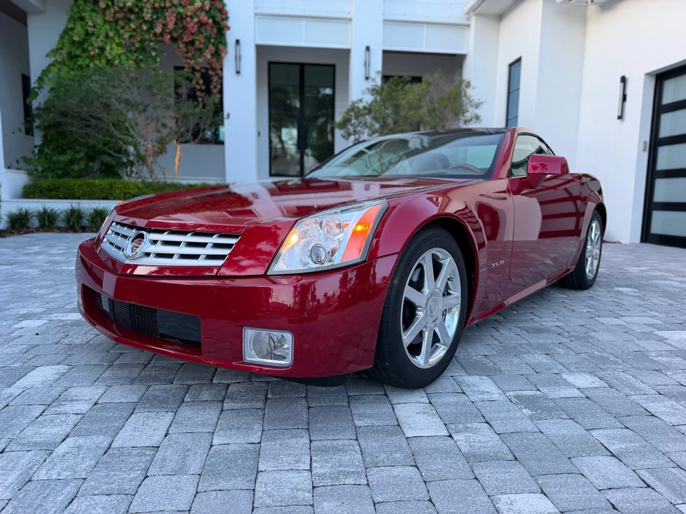 2004 Cadillac XLR - Image 2 of 31