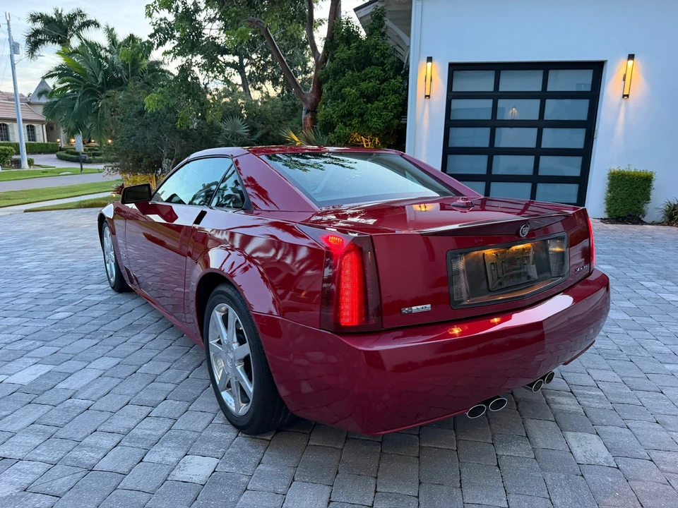 2004 Cadillac XLR - Image 7 of 31