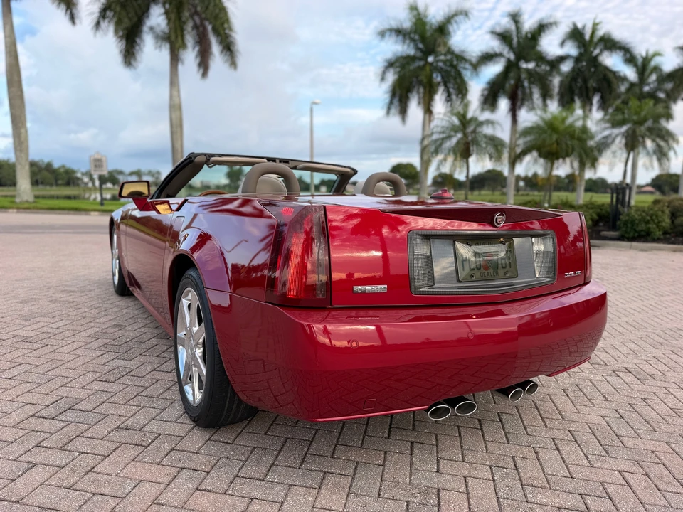 2004 Cadillac XLR - Image 25 of 31