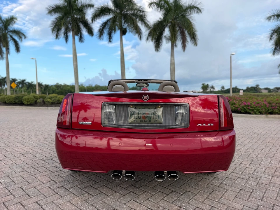 2004 Cadillac XLR - Image 27 of 31