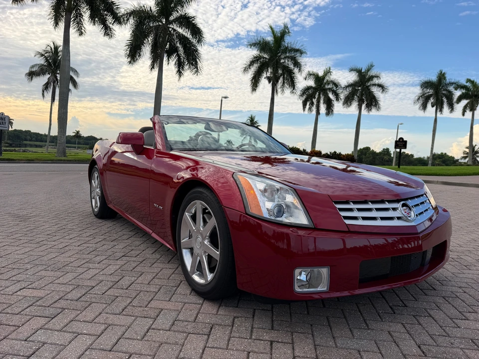 2004 Cadillac XLR - Image 30 of 31