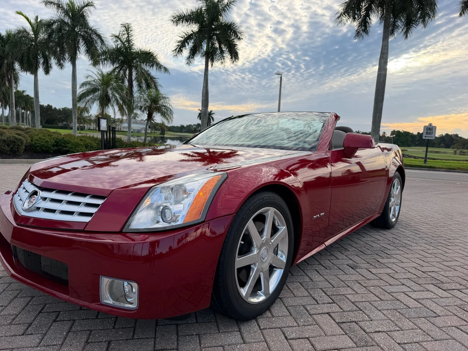 2004 Cadillac XLR - Image 22 of 31