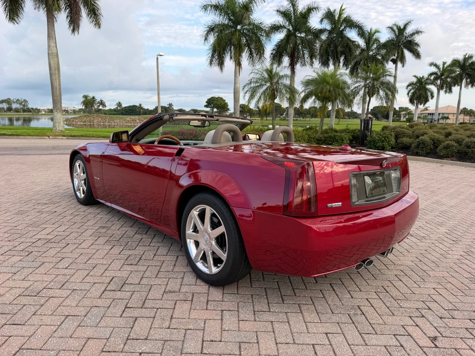 2004 Cadillac XLR - Image 24 of 31