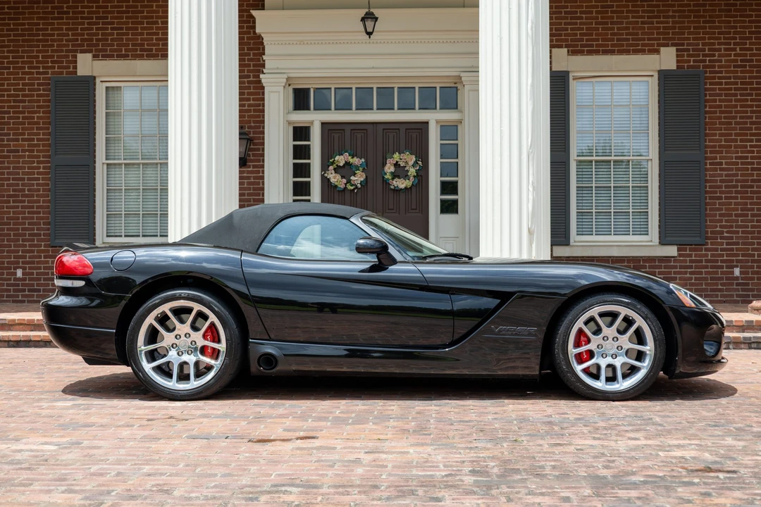 2004 Dodge Viper 3rd Gen - Image 15 of 31