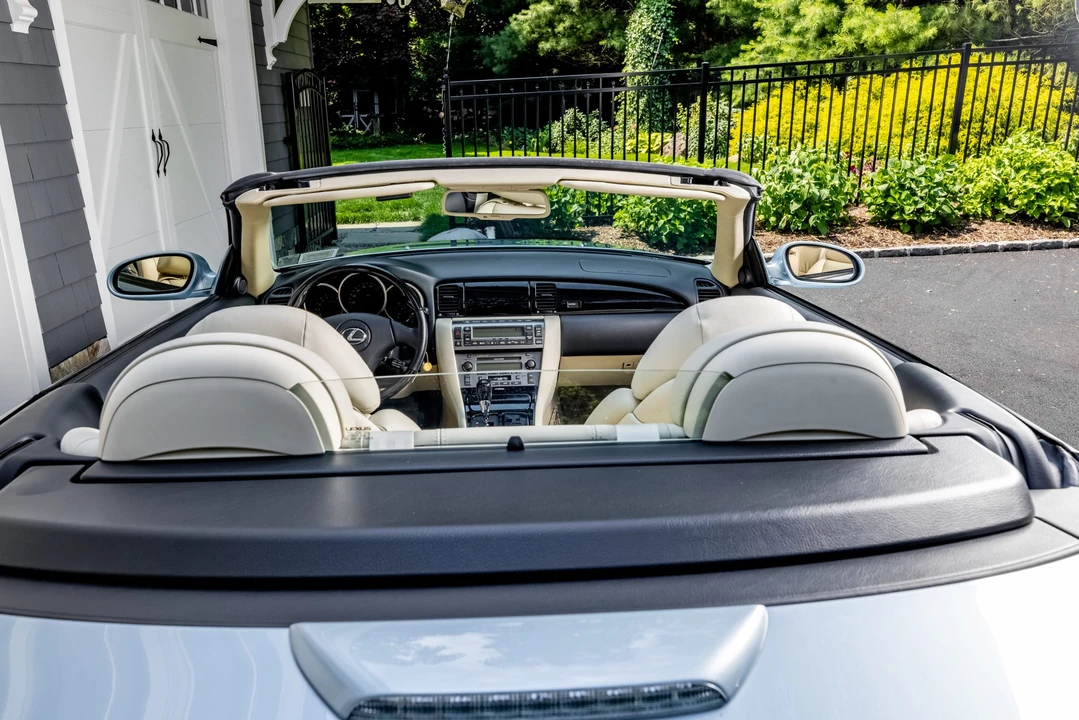 2004 Lexus SC430 - Image 10 of 31