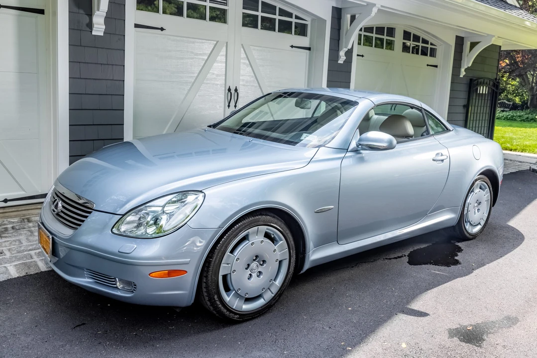 2004 Lexus SC430 - Image 2 of 31