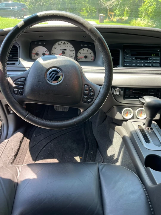 2004 Mercury Marauder - Image 26 of 31