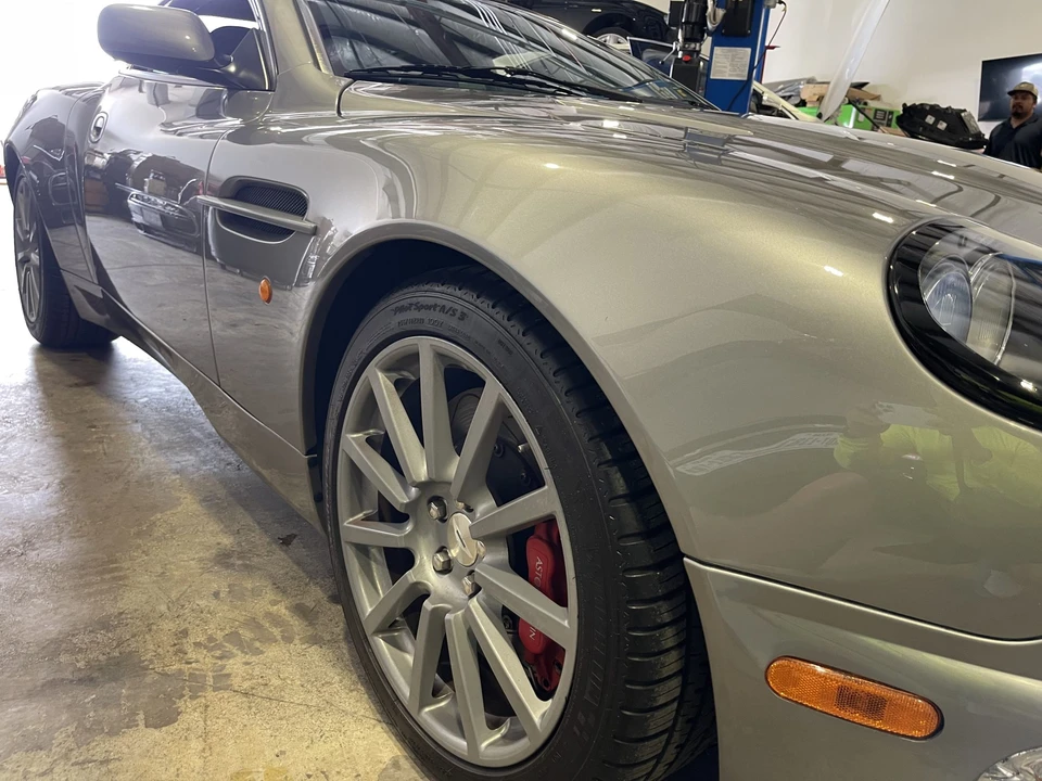 2005 Aston Martin Vanquish 1st Gen - Image 23 of 31