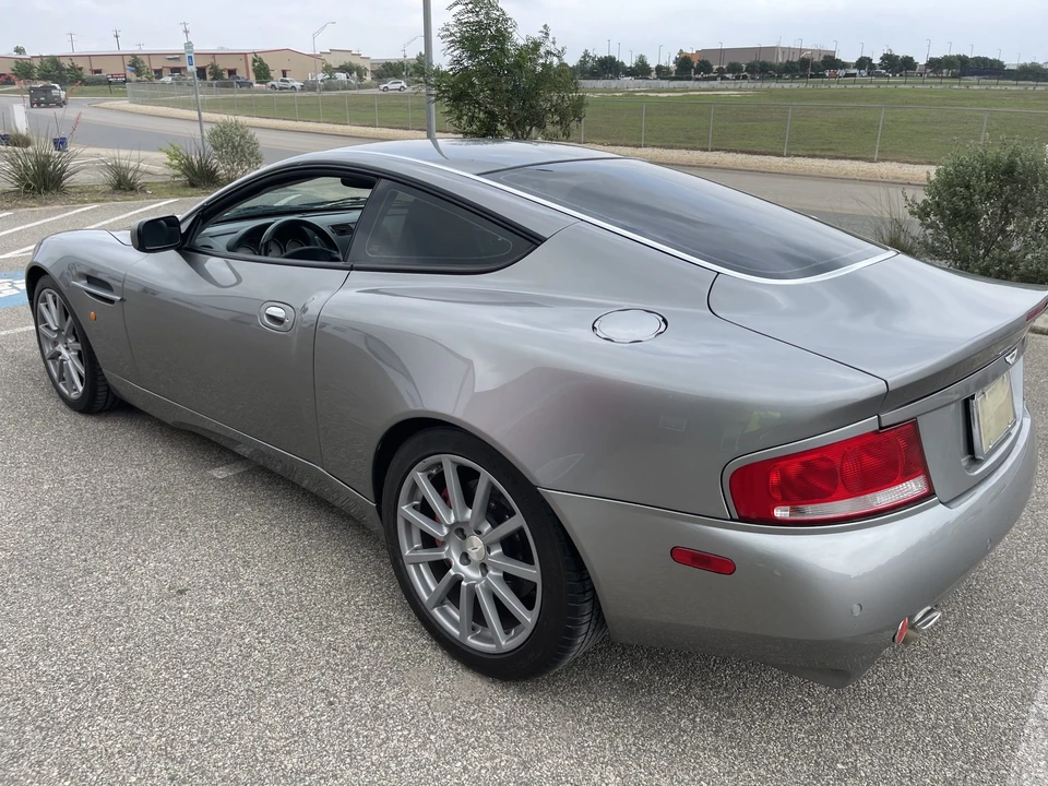 2005 Aston Martin Vanquish 1st Gen - Image 16 of 31