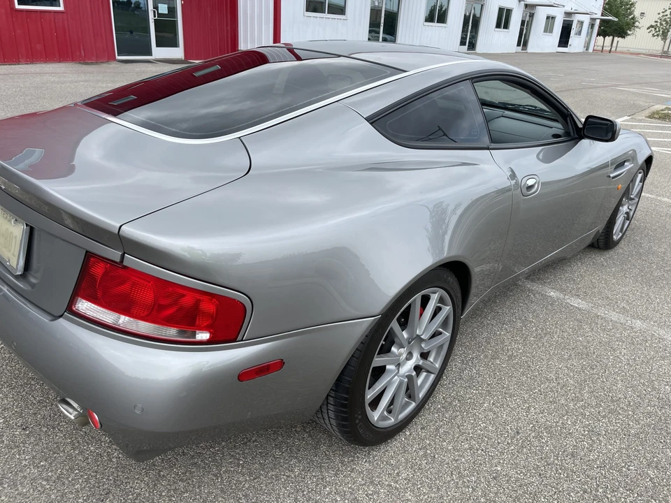 2005 Aston Martin Vanquish 1st Gen - Image 11 of 31