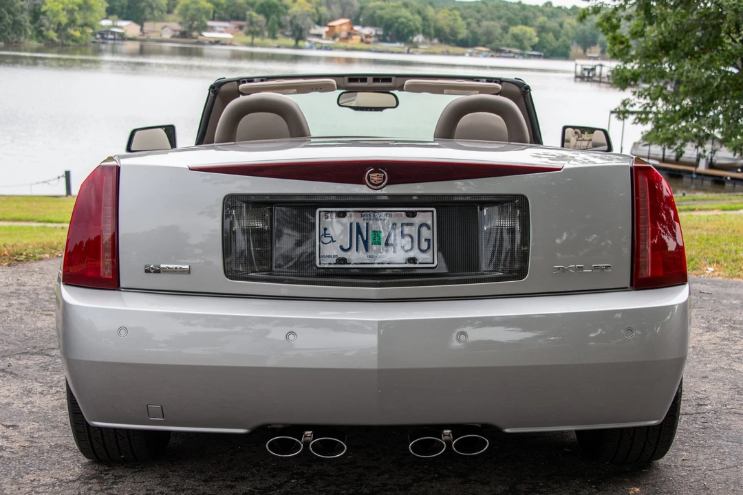 2005 Cadillac XLR - Image 6 of 31