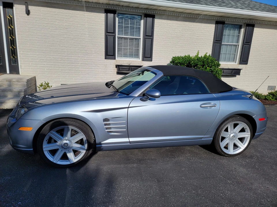 2005 Chrysler Crossfire - Image 11 of 31