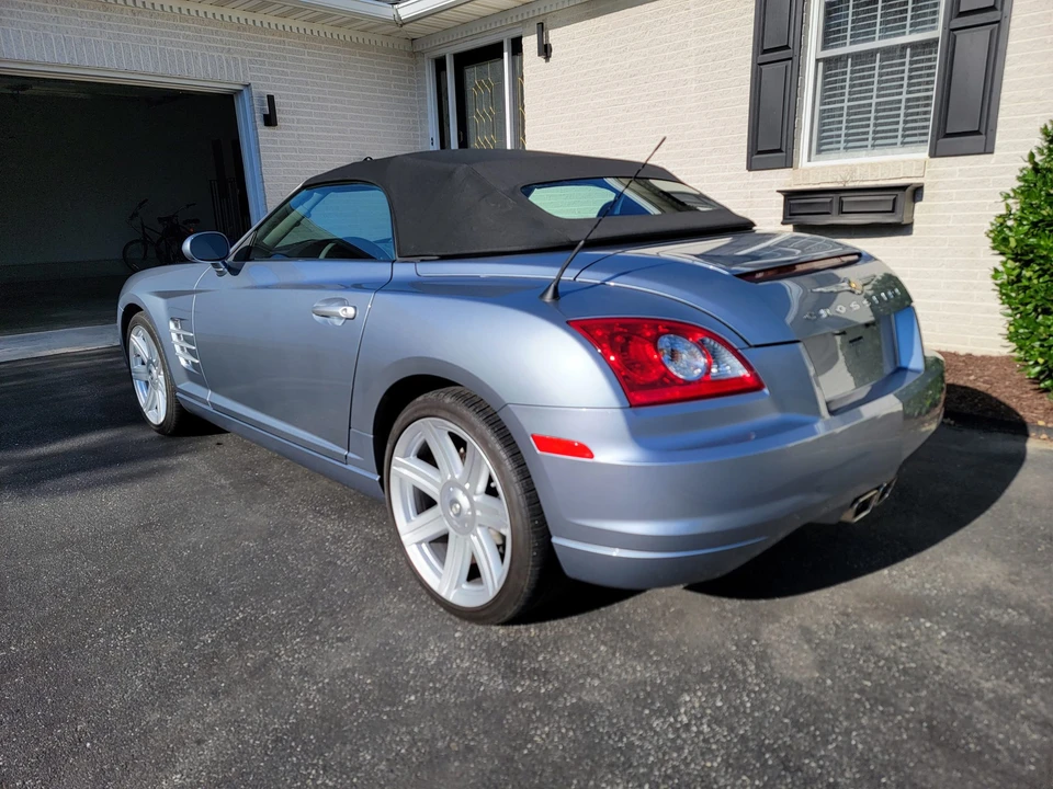 2005 Chrysler Crossfire - Image 18 of 31