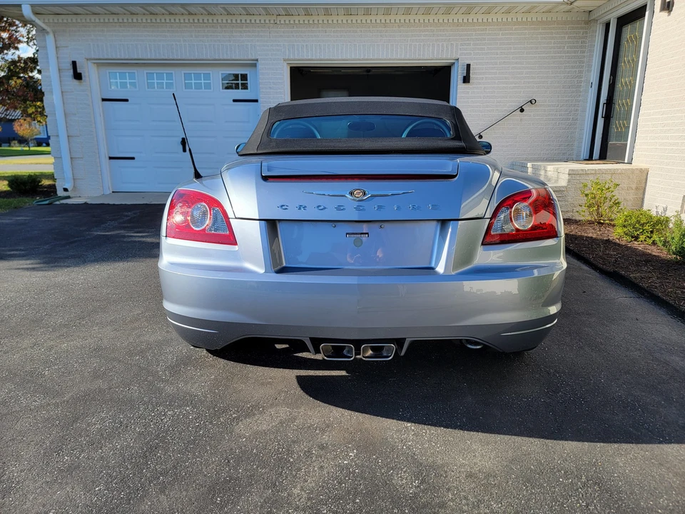2005 Chrysler Crossfire - Image 17 of 31