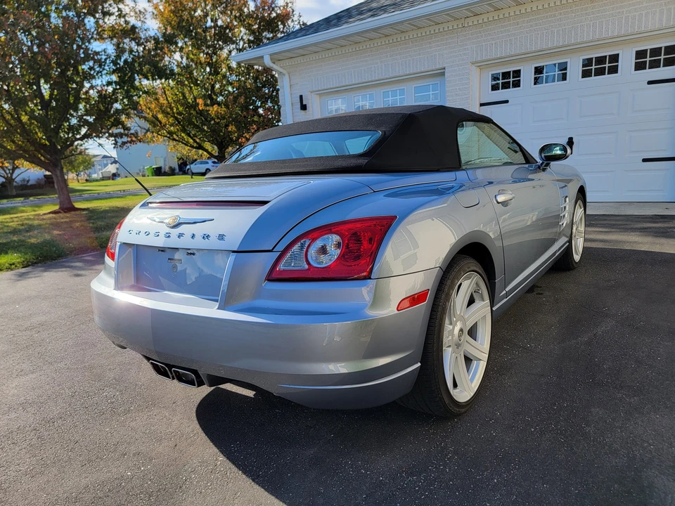 2005 Chrysler Crossfire - Image 16 of 31