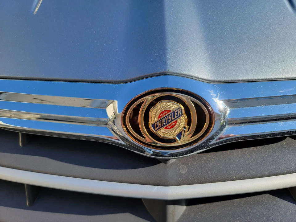 2005 Chrysler Crossfire - Image 23 of 31