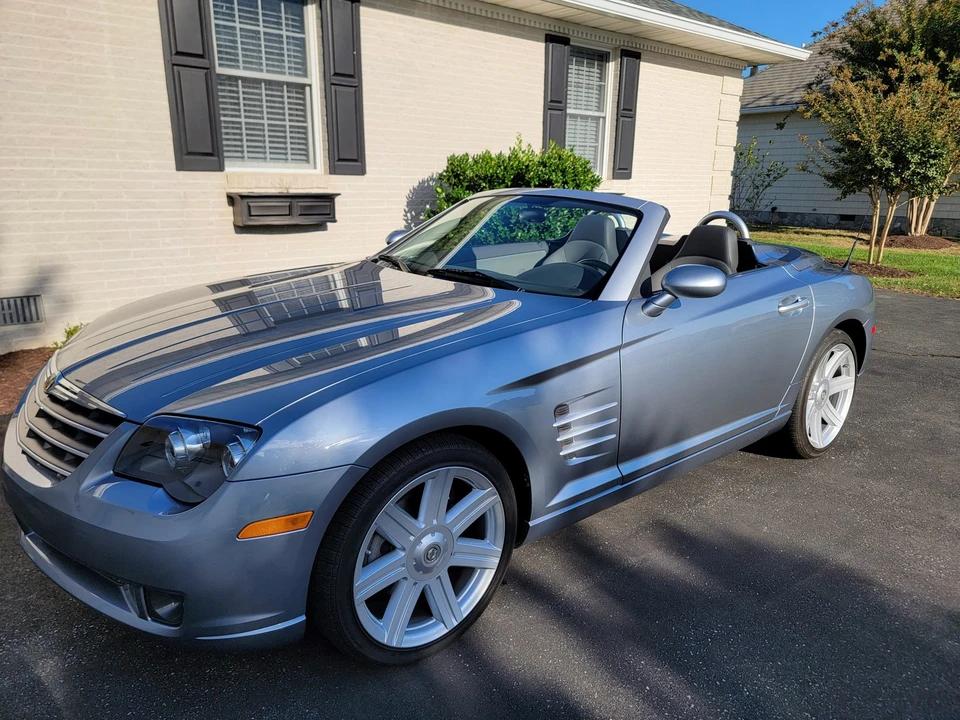 2005 Chrysler Crossfire - Image 2 of 31