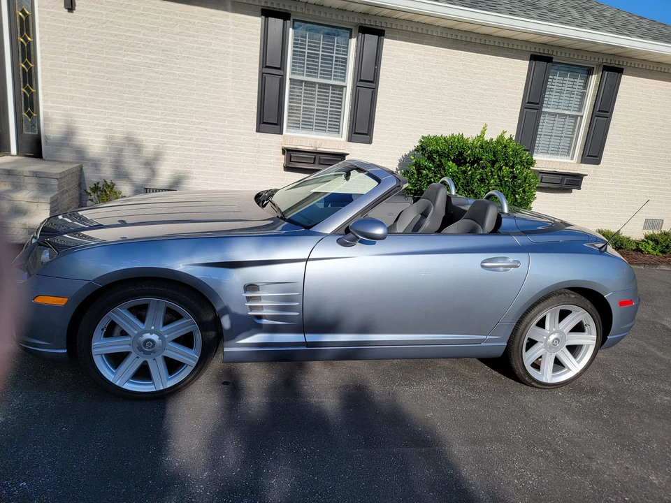 2005 Chrysler Crossfire - Image 9 of 31