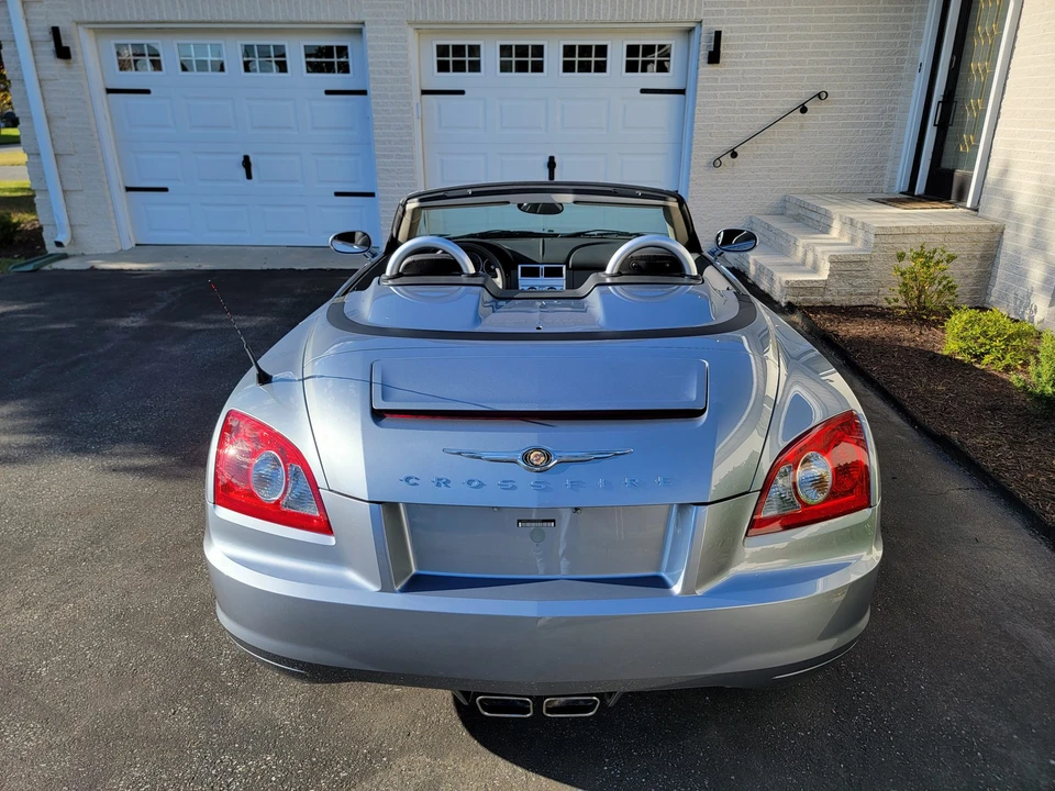 2005 Chrysler Crossfire - Image 7 of 31