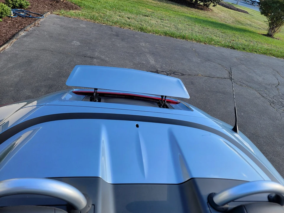 2005 Chrysler Crossfire - Image 26 of 31