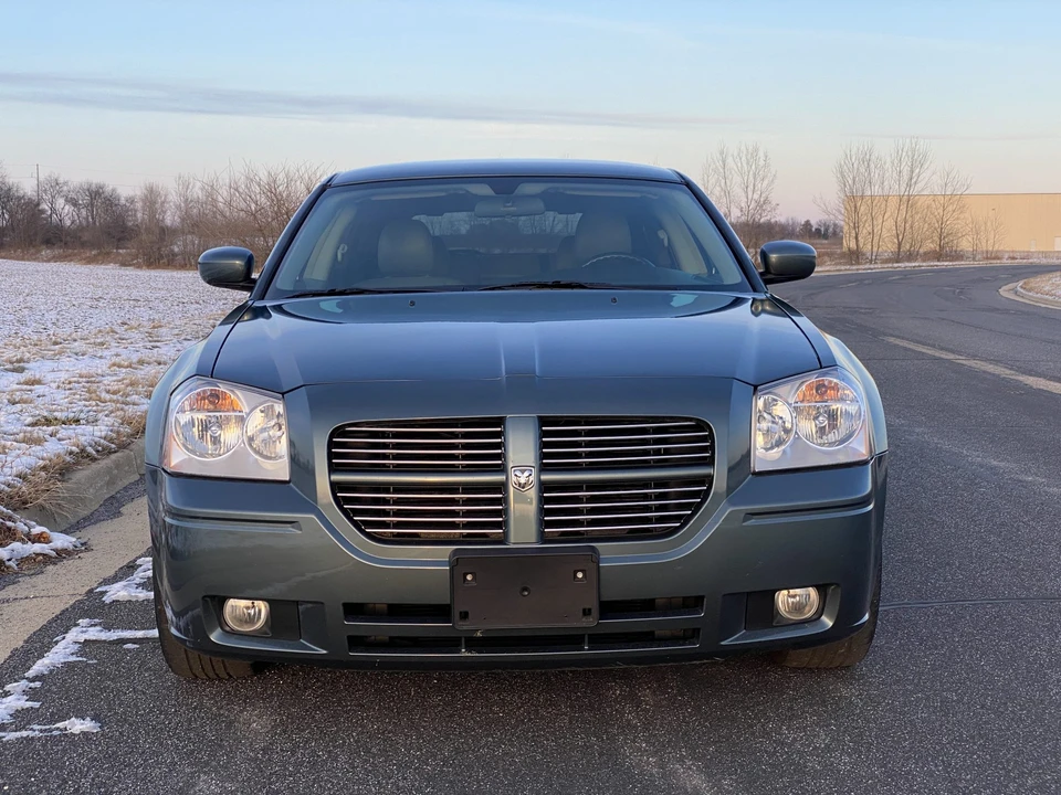 2005 Dodge Magnum 2nd Gen Wagon - Image 4 of 31