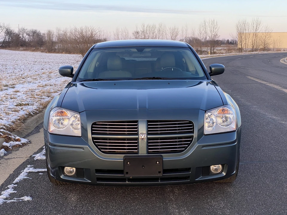 2005 Dodge Magnum 2nd Gen Wagon - Image 5 of 31