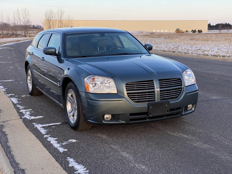 2005 Dodge Magnum 2nd Gen Wagon - Image 6 of 31