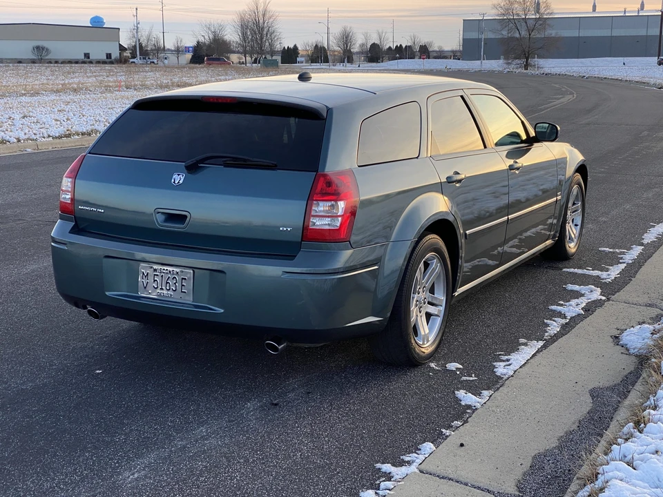 2005 Dodge Magnum 2nd Gen Wagon - Image 9 of 31