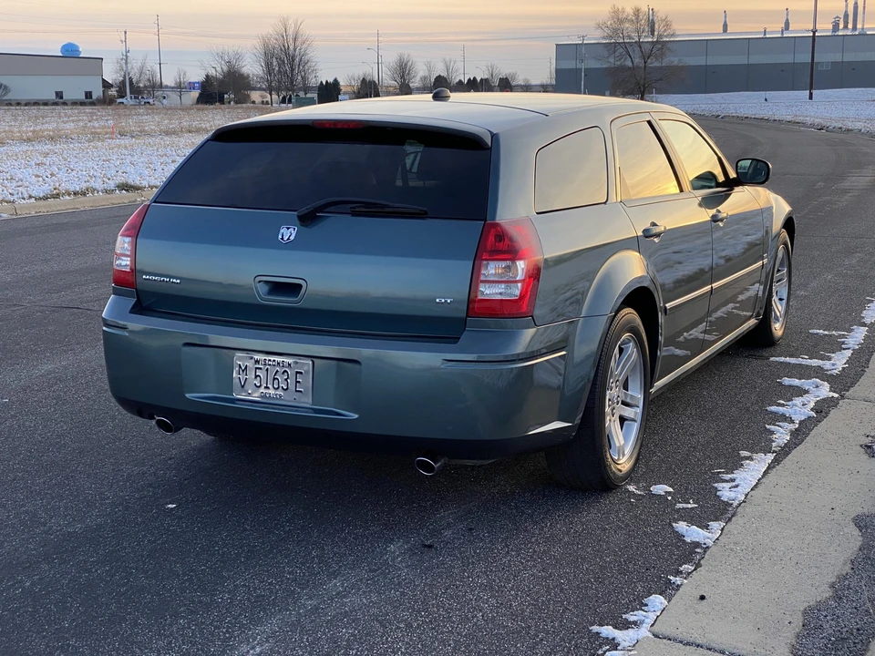 2005 Dodge Magnum 2nd Gen Wagon - Image 10 of 31