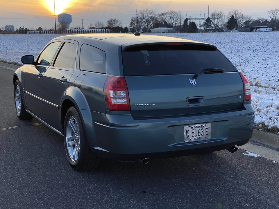2005 Dodge Magnum 2nd Gen Wagon - Image 13 of 31