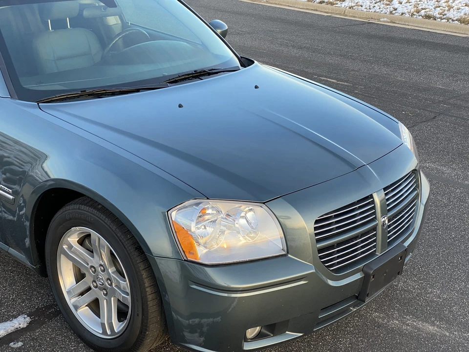 2005 Dodge Magnum 2nd Gen Wagon - Image 19 of 31
