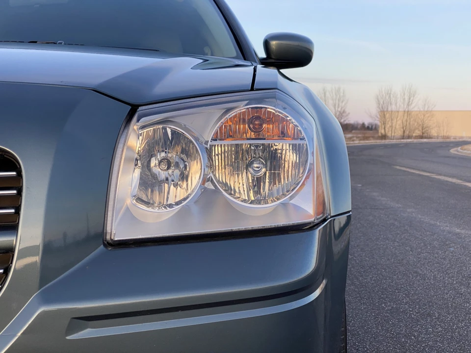 2005 Dodge Magnum 2nd Gen Wagon - Image 22 of 31