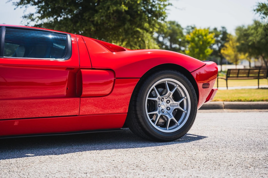 2005 Ford GT 1st Gen - Image 27 of 31
