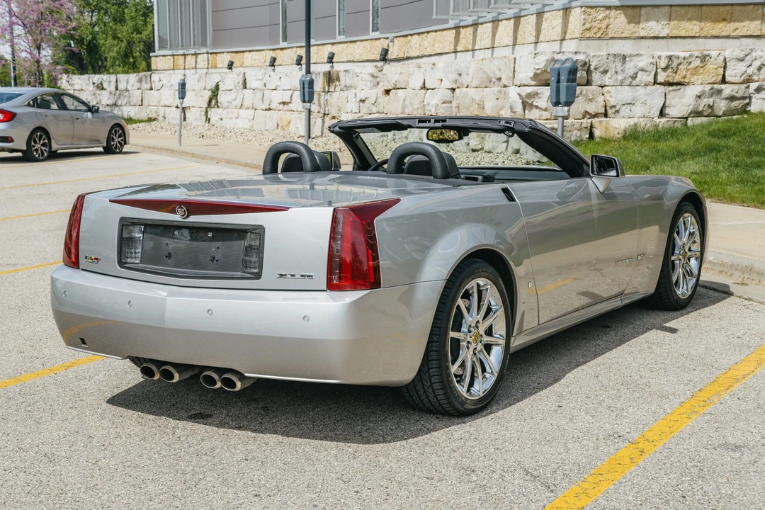 2006 Cadillac XLR-V - Image 6 of 31