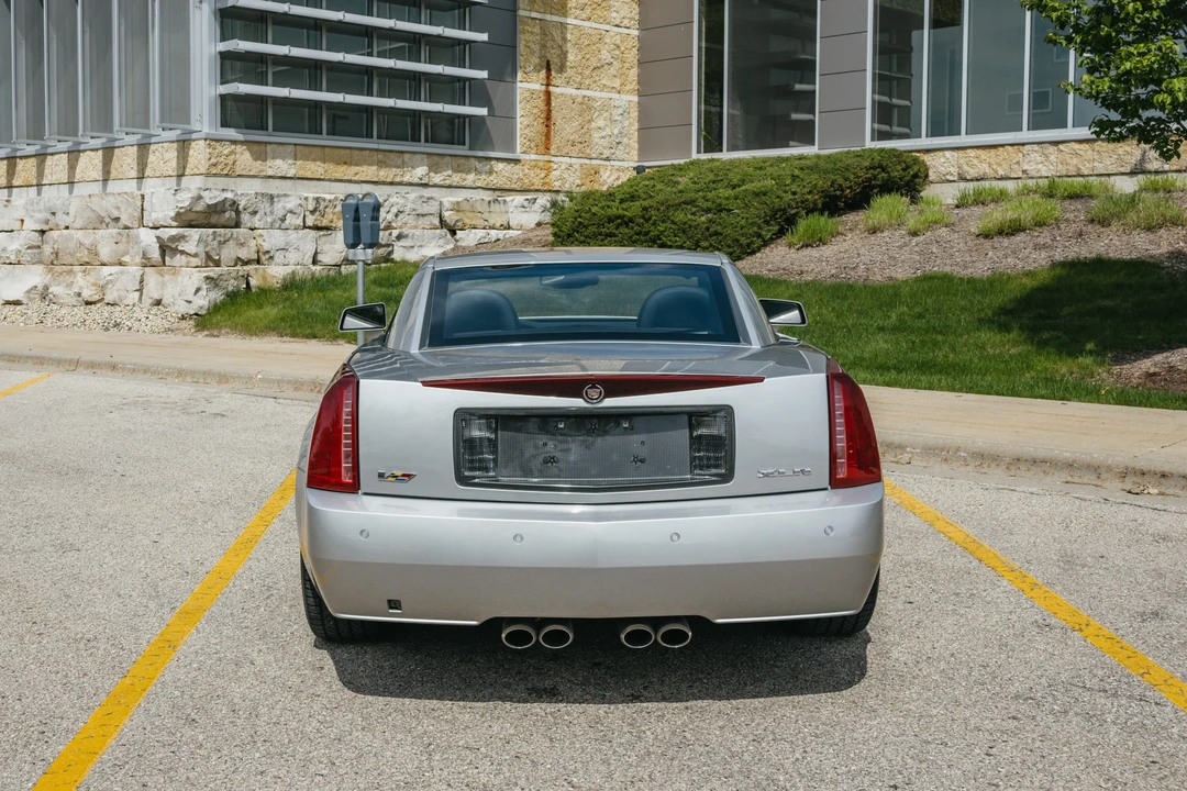 2006 Cadillac XLR-V - Image 20 of 31