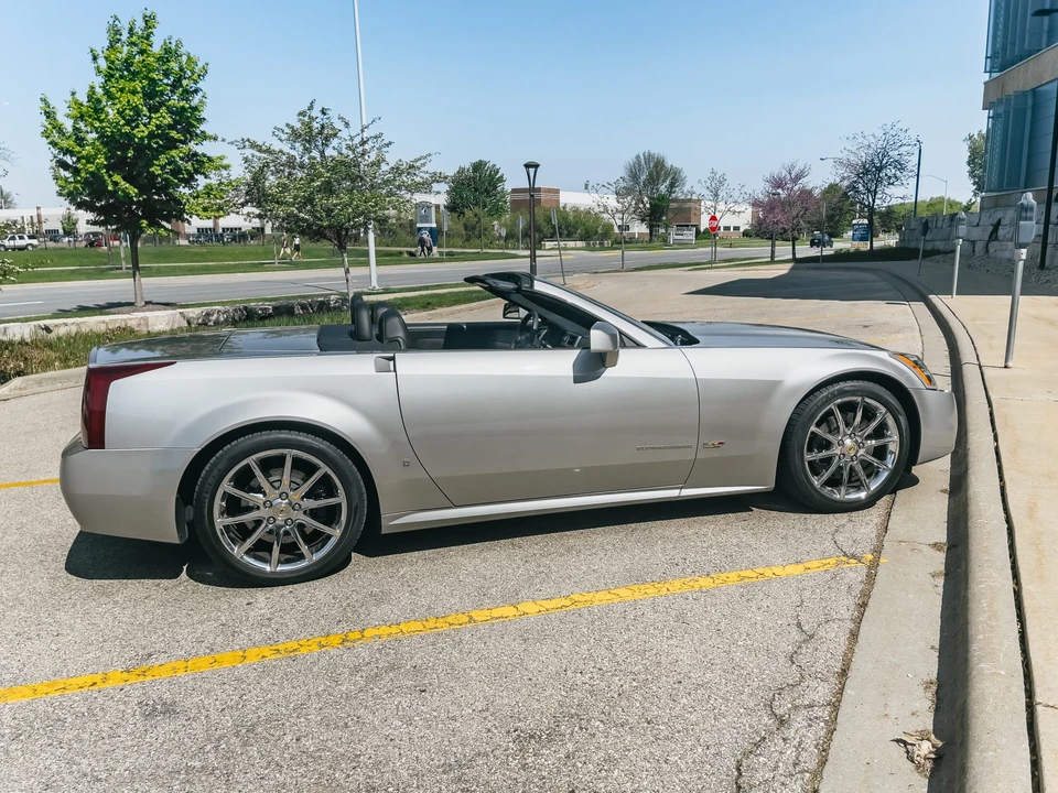 2006 Cadillac XLR-V - Image 5 of 31