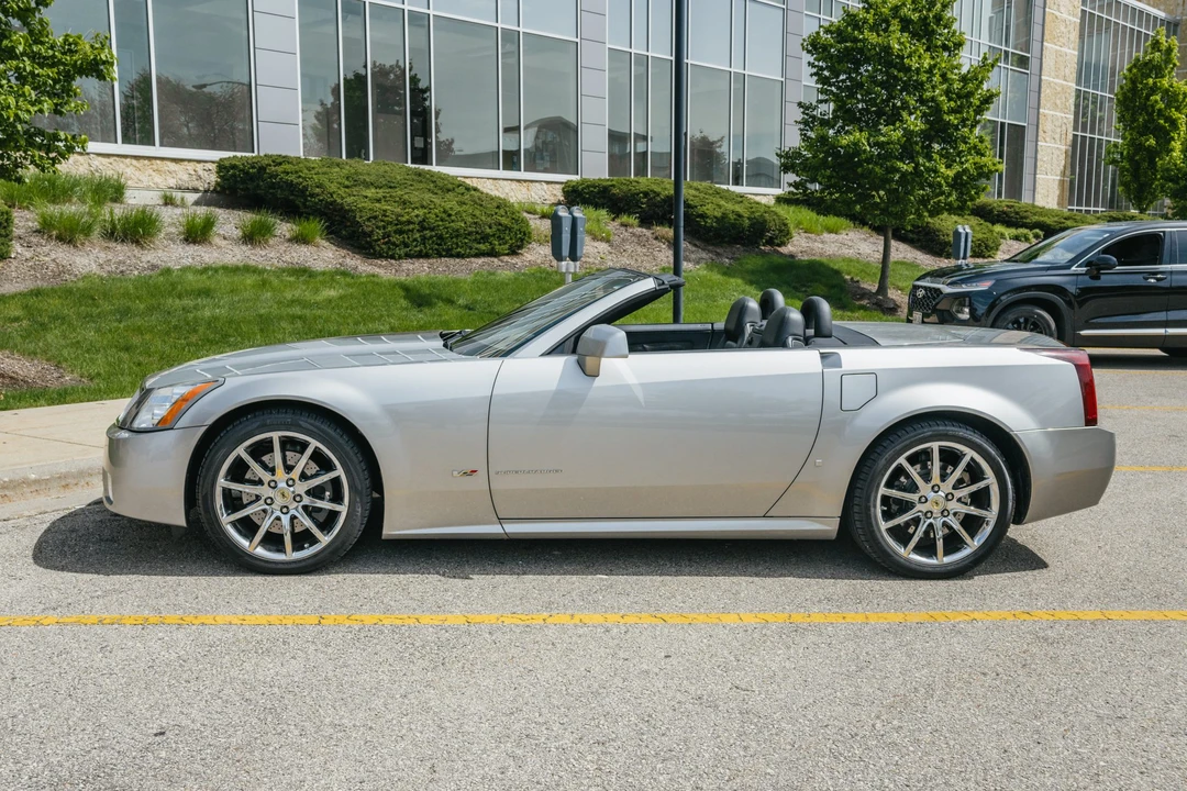 2006 Cadillac XLR-V - Image 9 of 31