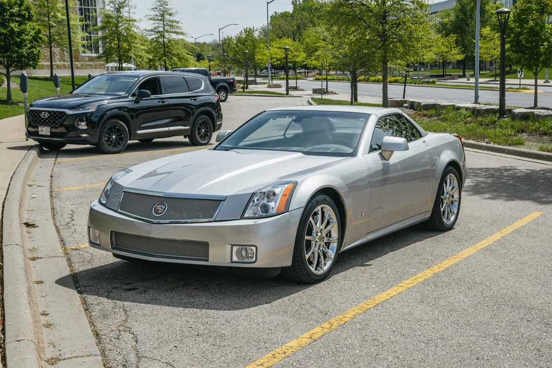 2006 Cadillac XLR-V - Image 10 of 31