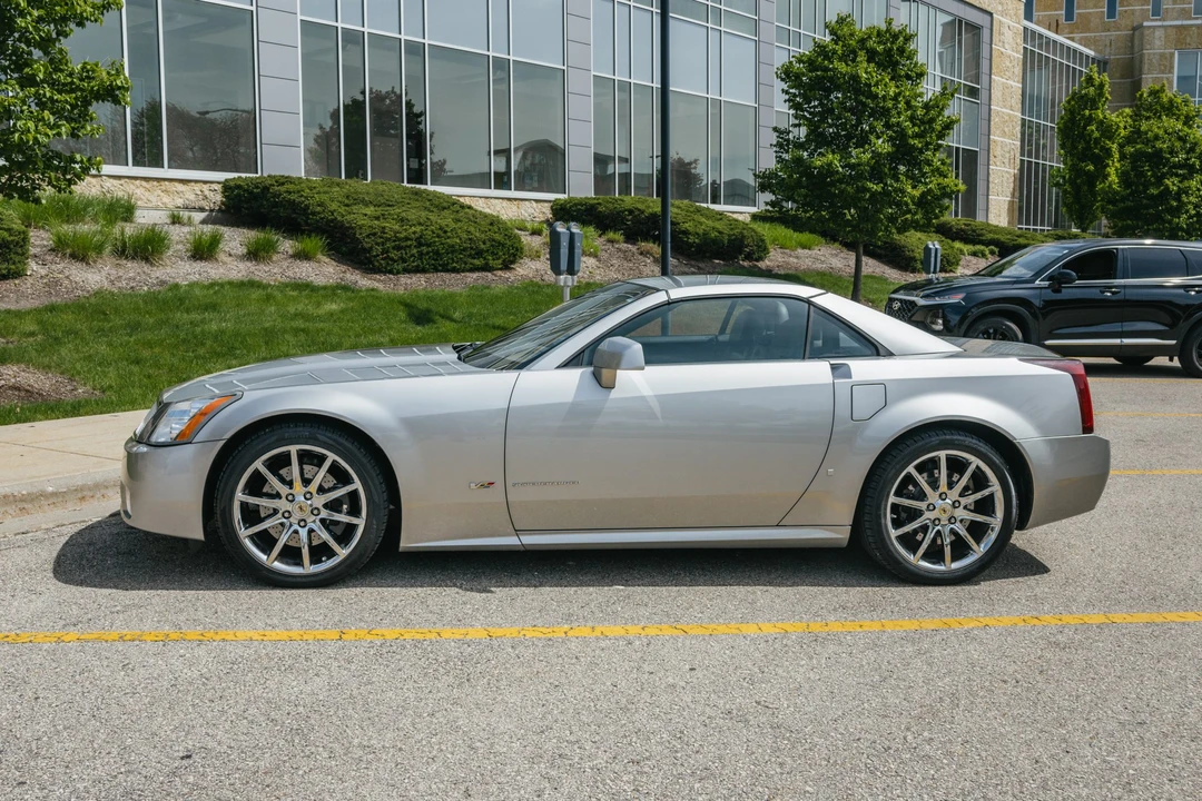 2006 Cadillac XLR-V - Image 23 of 31