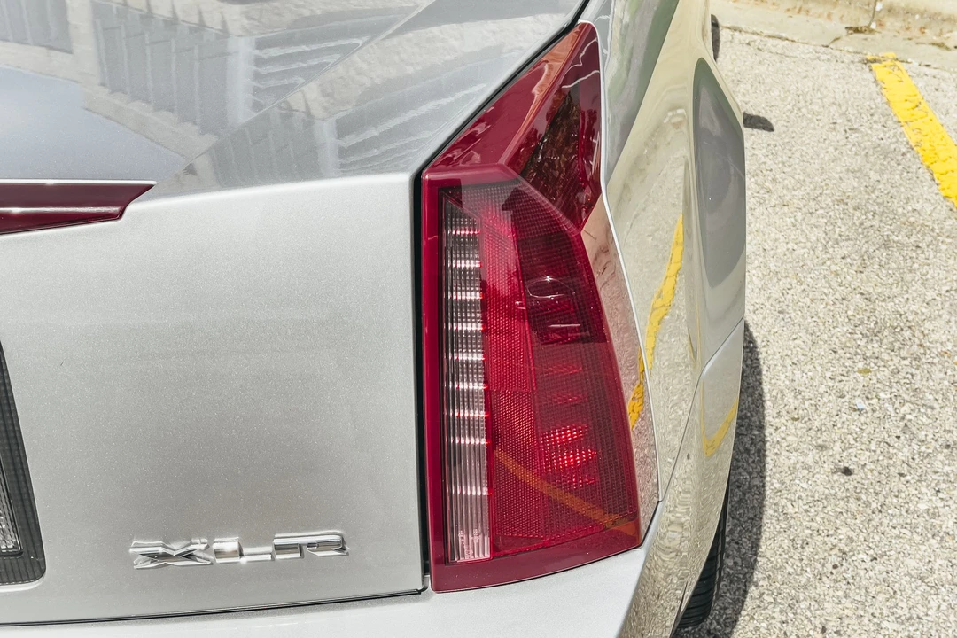 2006 Cadillac XLR-V - Image 21 of 31