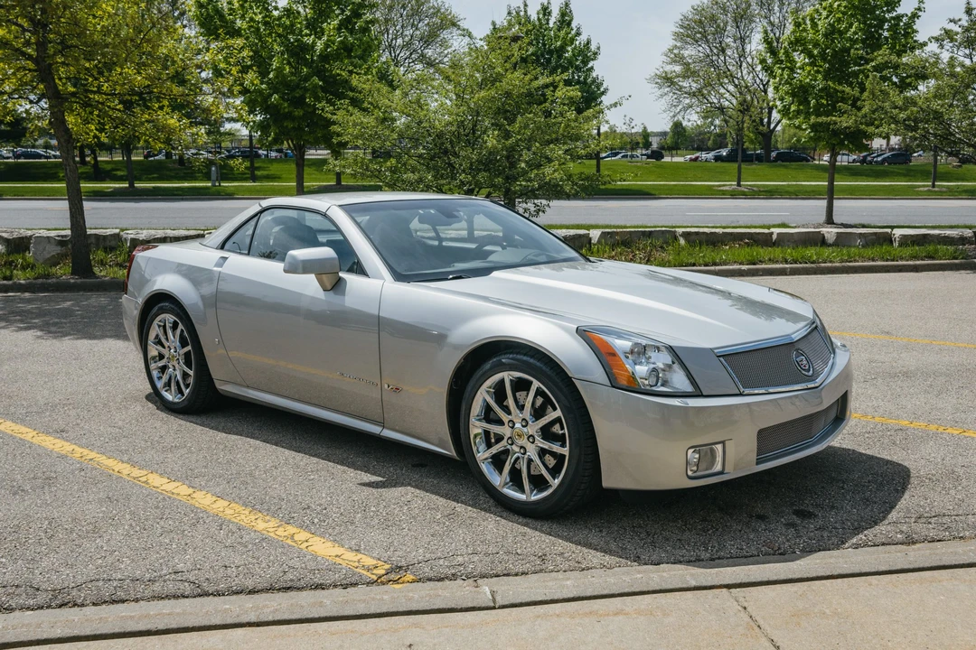 2006 Cadillac XLR-V - Image 16 of 31