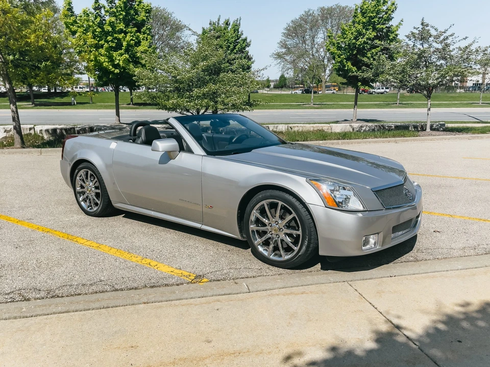 2006 Cadillac XLR-V - Image 4 of 31