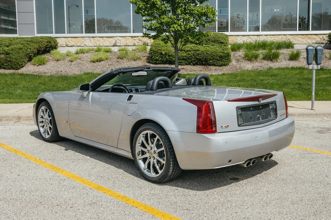2006 Cadillac XLR-V - Image 4 of 31