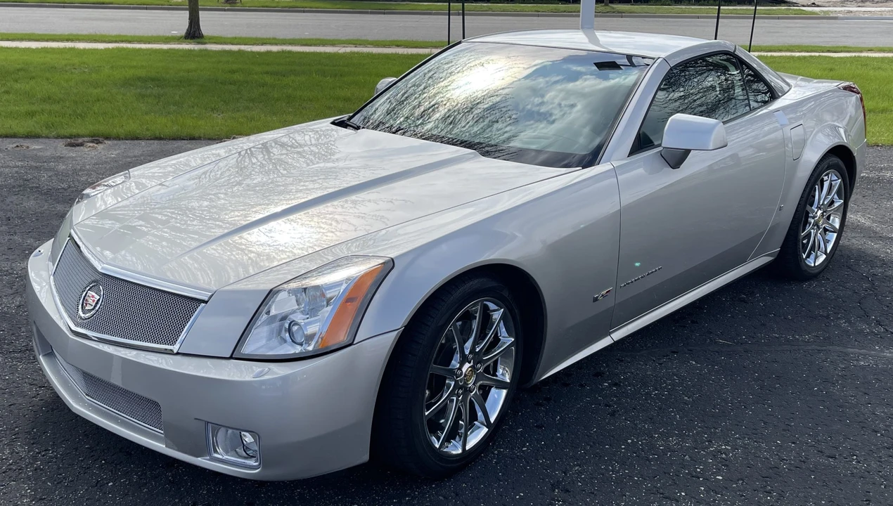 2006 Cadillac XLR-V - Image 10 of 31