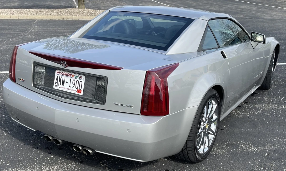 2006 Cadillac XLR-V - Image 19 of 31