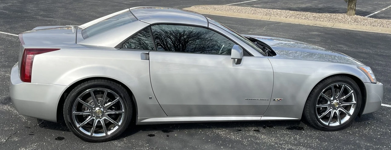 2006 Cadillac XLR-V - Image 17 of 31