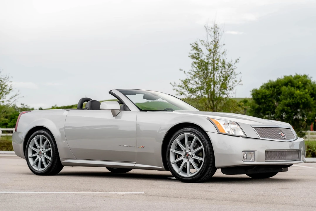 2006 Cadillac XLR-V - Image 9 of 31