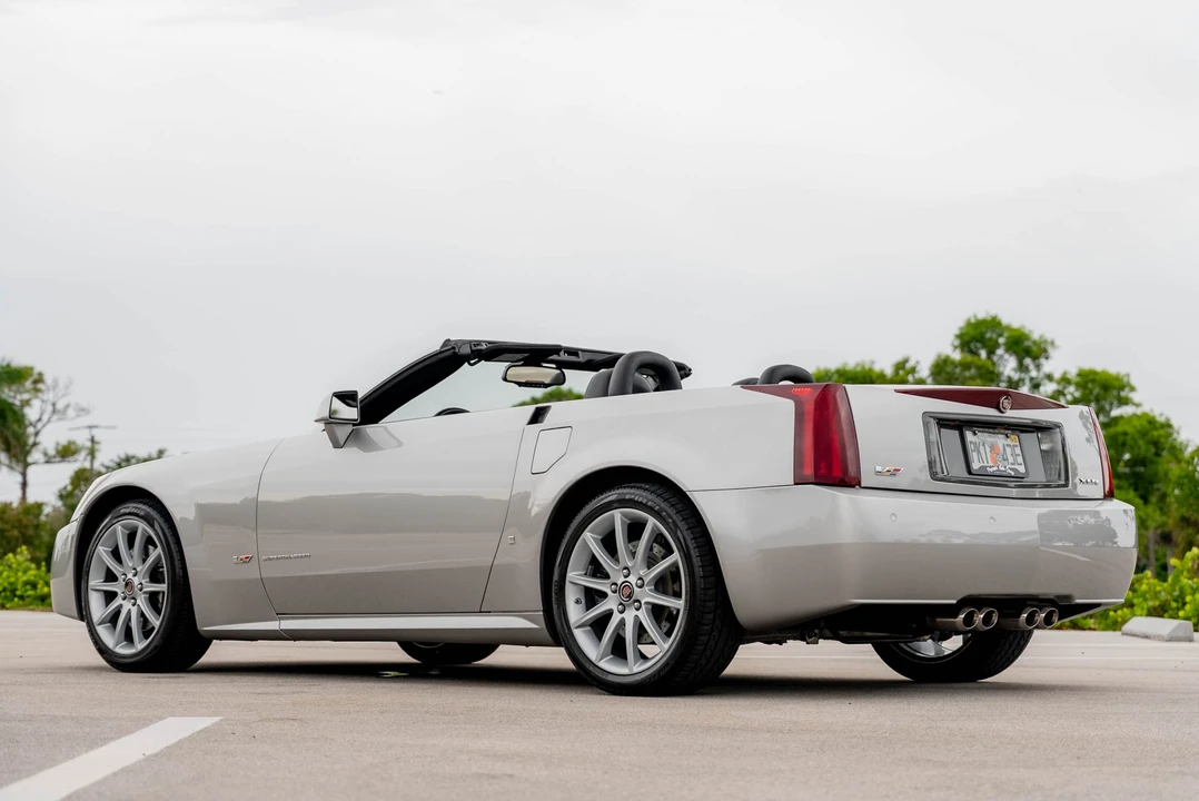 2006 Cadillac XLR-V - Image 4 of 31