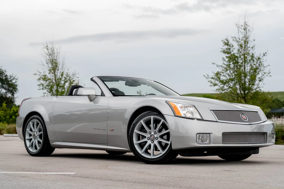 2006 Cadillac XLR-V - Image 10 of 31