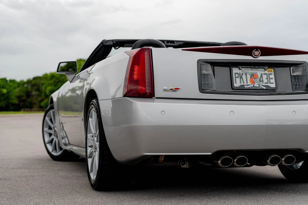 2006 Cadillac XLR-V - Image 26 of 31